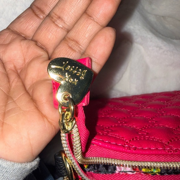 Betsey Johnson Fuchsia Quilted Wristlet shoulder bag with Gold Accents - Picture 8 of 13